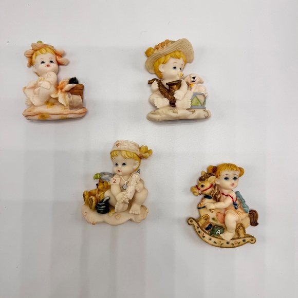 Old Fashion Baby Vintage Set of 5 Babies Refrigerator Magnets - Picture 1 of 9